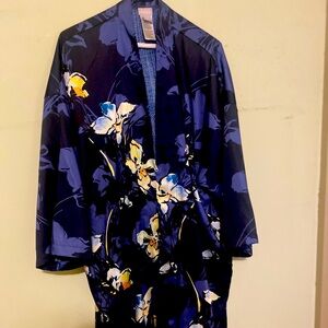 Lovely blue floral kimono Wear over a dress or pant or style w/ a belt.